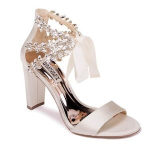 7.5 Badgley Mischka Everafter Embellished Block Heel Ivory